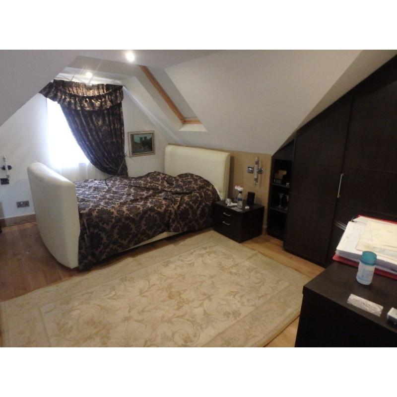 One Double Bedroom