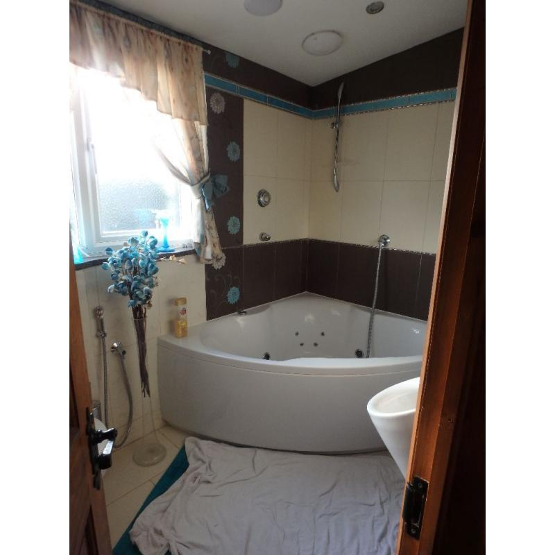 One Double Bedroom