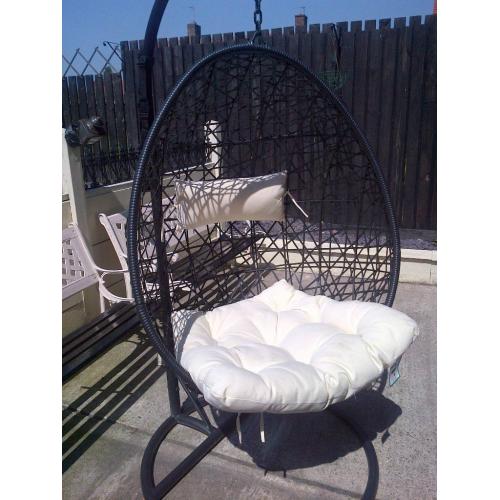 Ex Cond Swinging Wicker Egg Chair & Cushions
