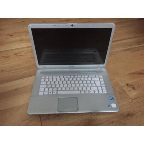 Sony Vaio (320hdd 4gb ram)