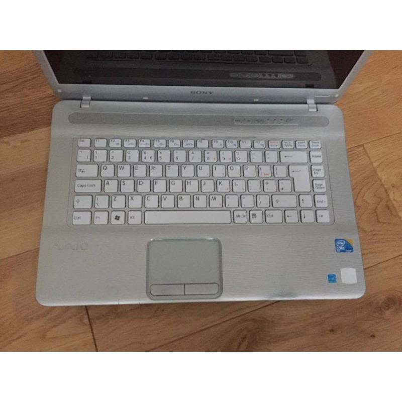 Sony Vaio (320hdd 4gb ram)