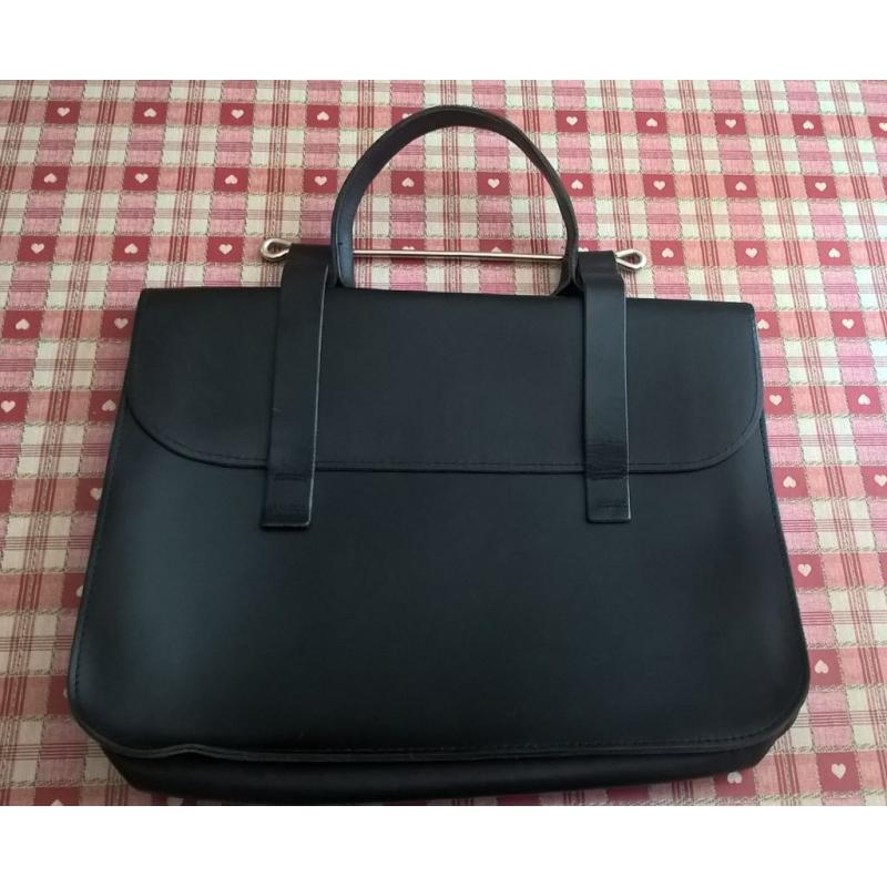 Leather sheet music case