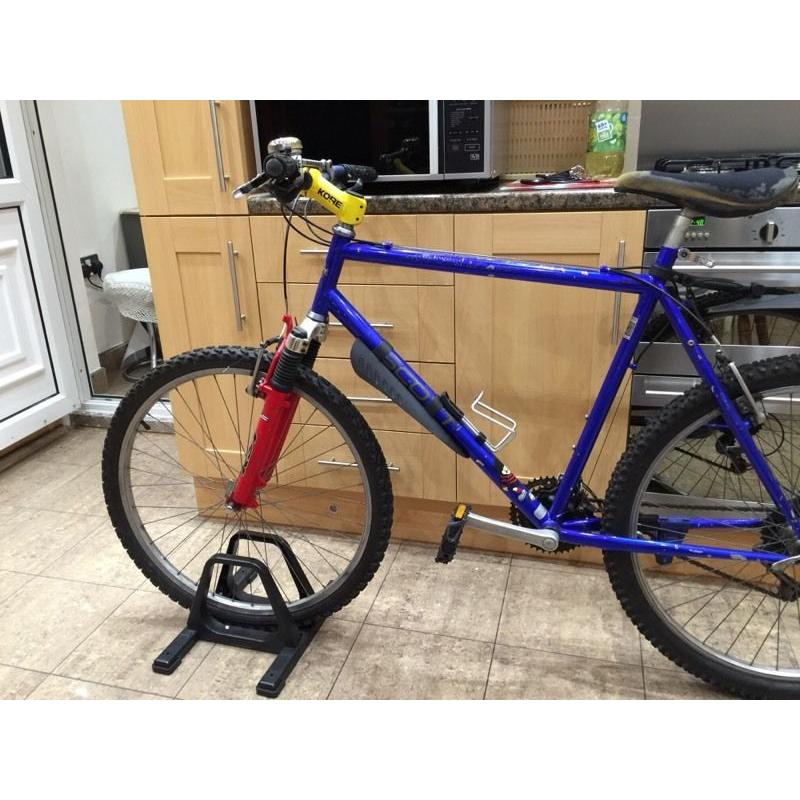 Scott Rockwood Mountain Bike. 23" Frame. Extra large frame
