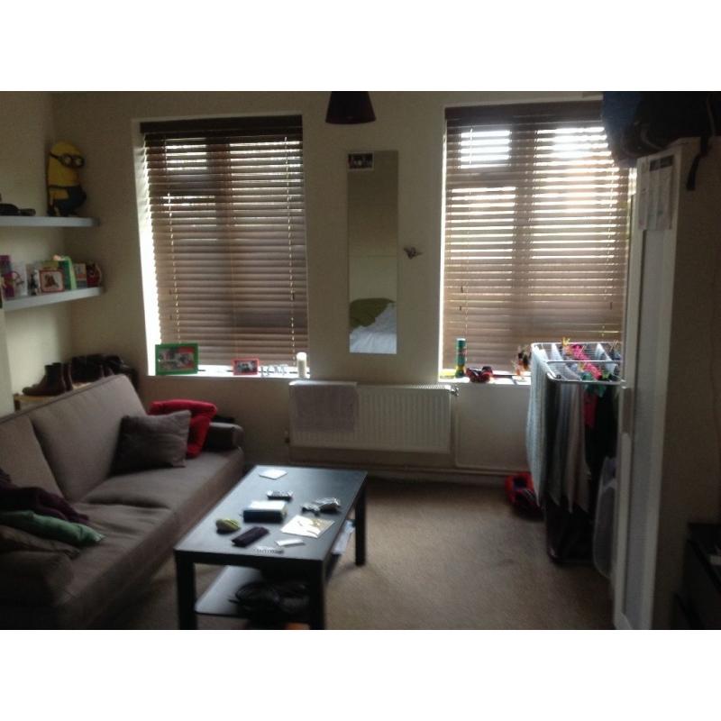BIG DOUBLE ROOM,FULLY FURNISHED EAST FINCHLEY! (Zone 3)