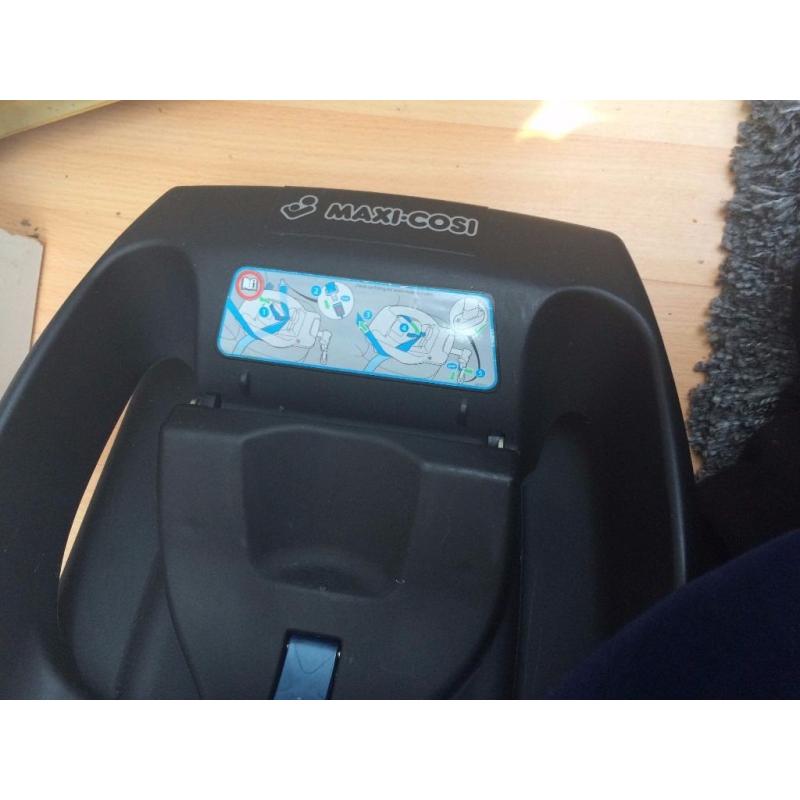 Maxi-Cosy EasyFix Car Seat Base Isofix and Belt Use