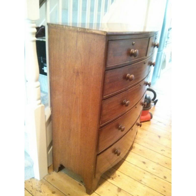 Lovely old chest of drawers, very roomy, needs some tlc (and glueing of trim back on)