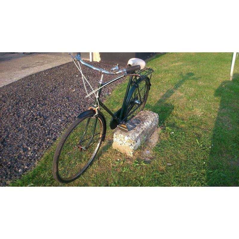 VINTAGE RALIEGH GENTS 3 SPEED TOURING BICYCLE
