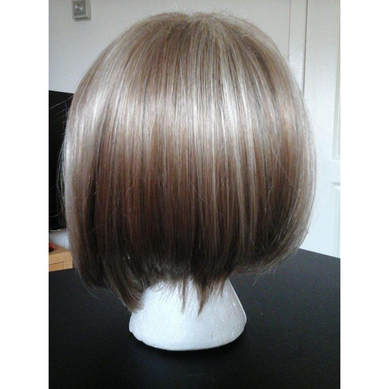 BEAUTIFUL LADIES WIG