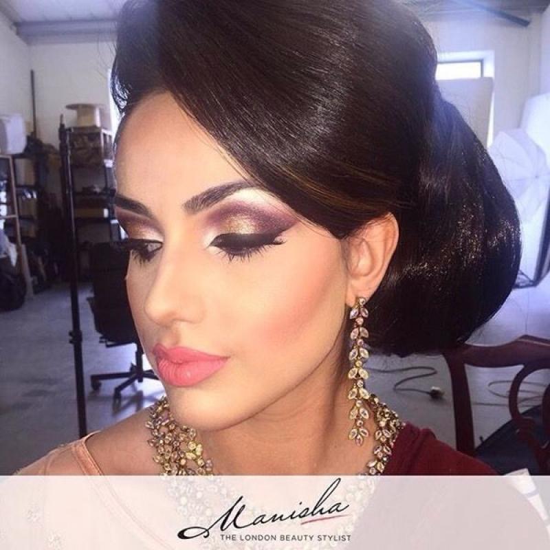 London Make Up Artist - Bridal - Party - Training Instagram: @thelondonbeautystylist