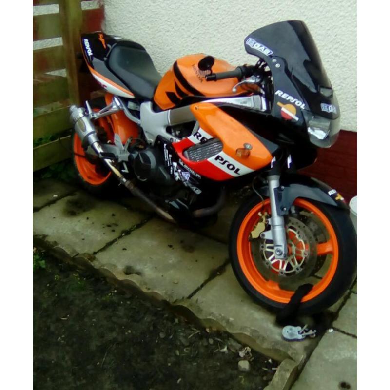 Honda firestorm 1yrs mot sell or swap streetfighter
