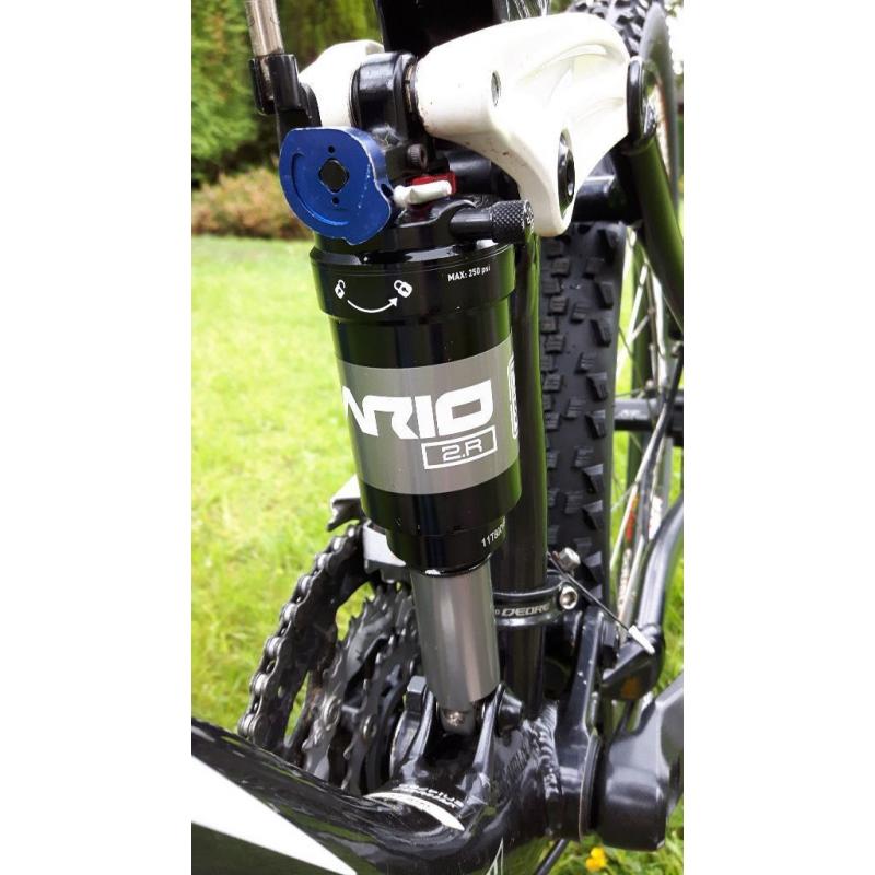 Mans bike (with extras) - Specialized XC Comp - Black/Silver - BARGAIN