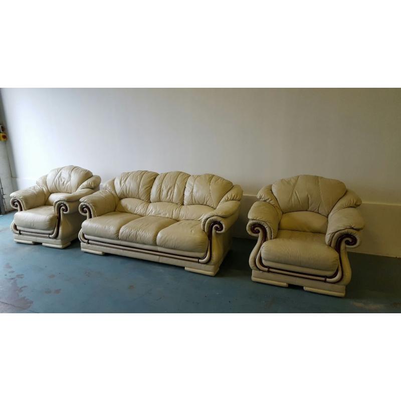 CREAM LEATHER SET 3 SEATER SOFA / SUITE / SETTEE & 2 CHAIRS WITH WOODEN FINISH DELIVERY AVAILABLE