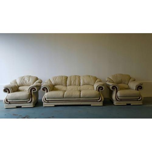CREAM LEATHER SET 3 SEATER SOFA / SUITE / SETTEE & 2 CHAIRS WITH WOODEN FINISH DELIVERY AVAILABLE