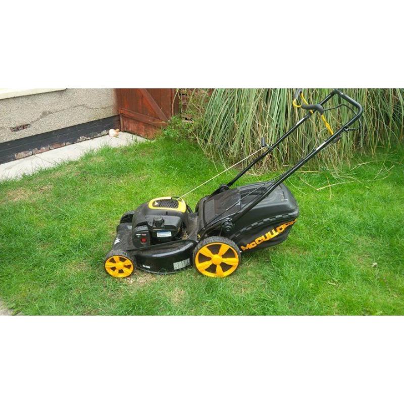 McCulloch M46 Petrol Lawn Mower