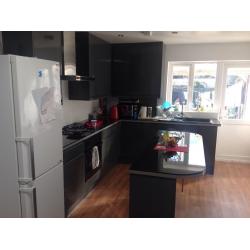 Room For Rent Close to Feltham Train Station and Major Bus Links For Single Person