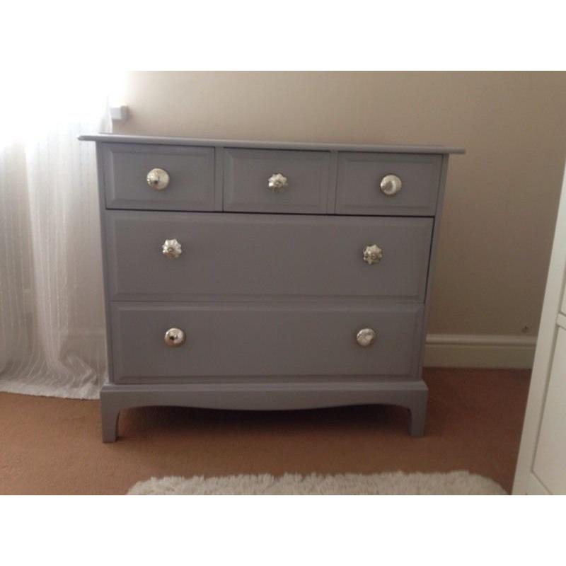Grey chest of drawers