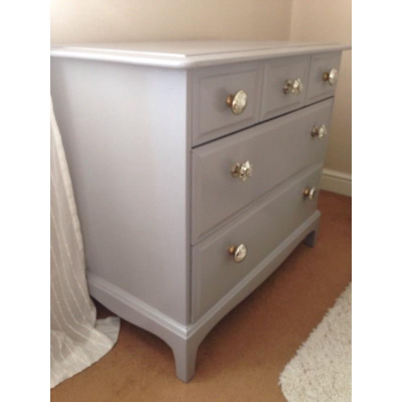 Grey chest of drawers