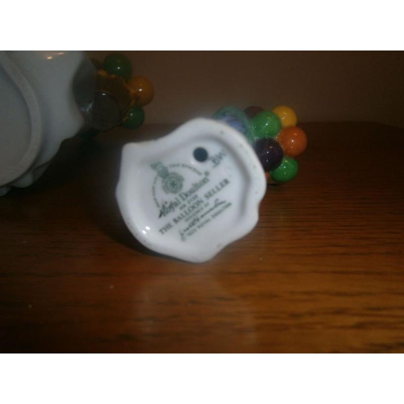 THE BALLOON SELLER HN2130 Royal Doulton Porcelain Figurine Miniature Rare