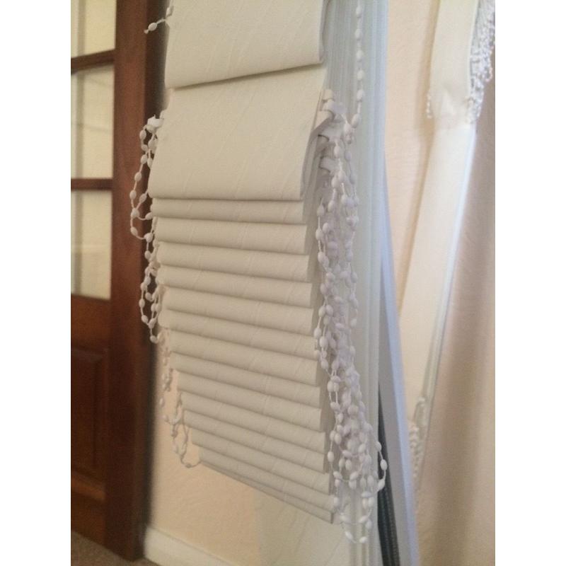 Vertical blinds: 237cm(w)x128cm(dr) & 177cm(w)x112cm(dr)