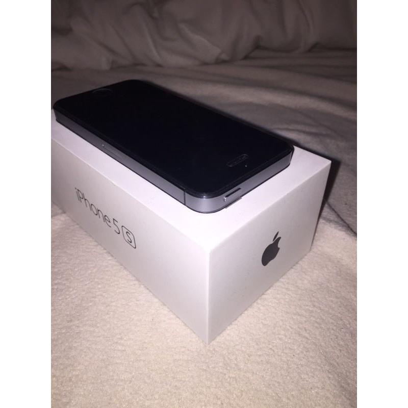 MINT CONDITION - APPLE IPHONE 5S - 32GB - SPACE GREY - UNLOCKED