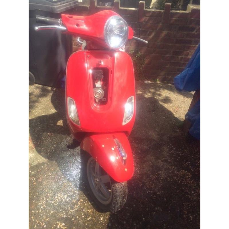 Piaggio Vespa lx 125 2007 low mileage