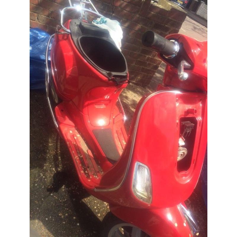 Piaggio Vespa lx 125 2007 low mileage