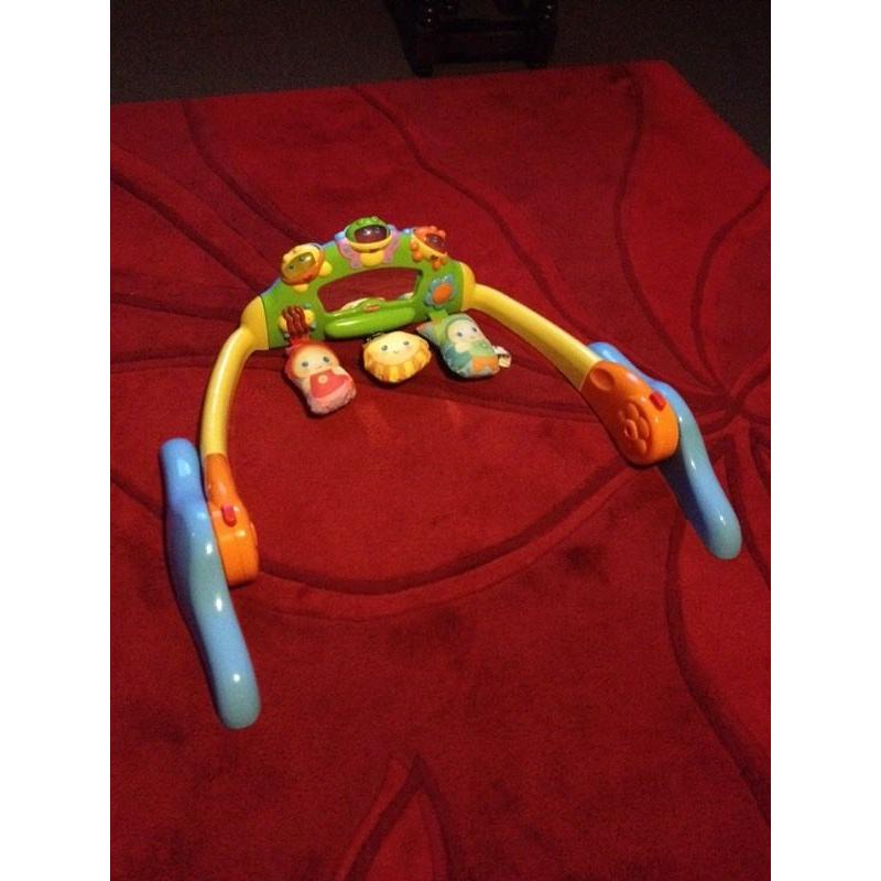 Baby gym / toy