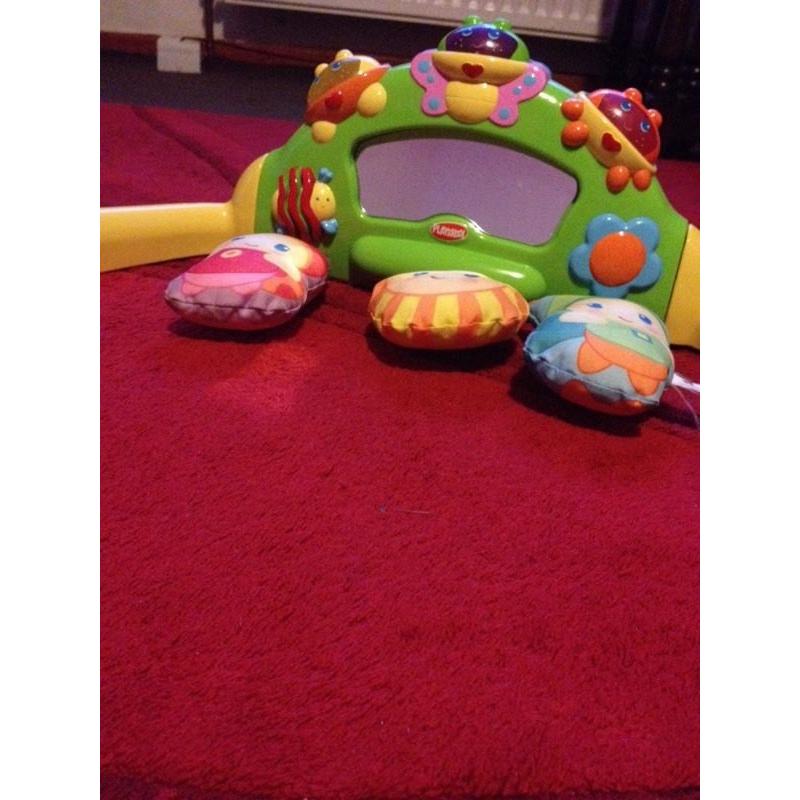 Baby gym / toy