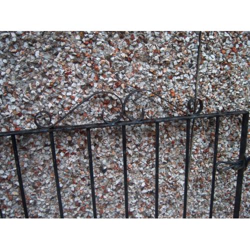 SINGLE GATE
