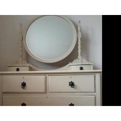 Shabby chic dressing table