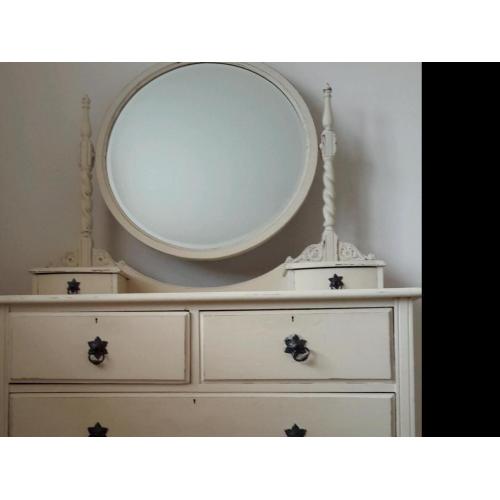 Shabby chic dressing table
