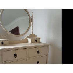 Shabby chic dressing table