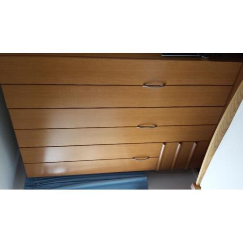 Wardrobe triple bi-folding doors