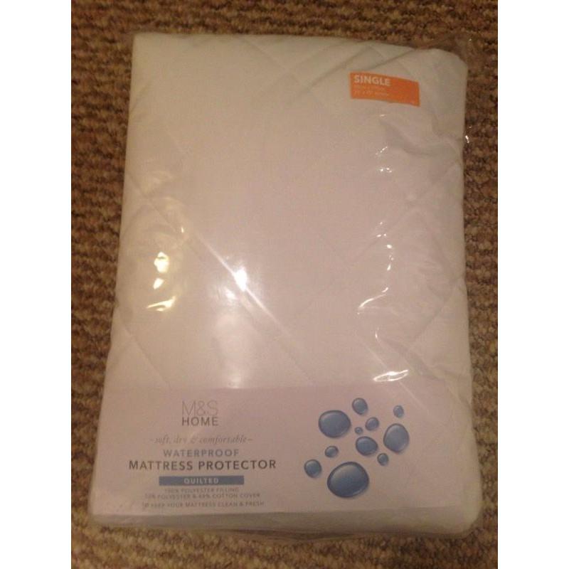Mattress protector, quilted and waterproof new