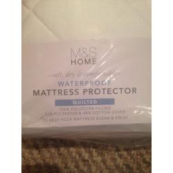 Mattress protector, quilted and waterproof new