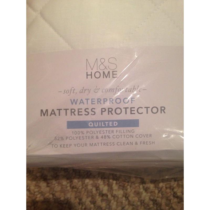 Mattress protector, quilted and waterproof new