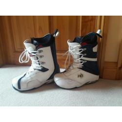 Men's Snowboarding boots.