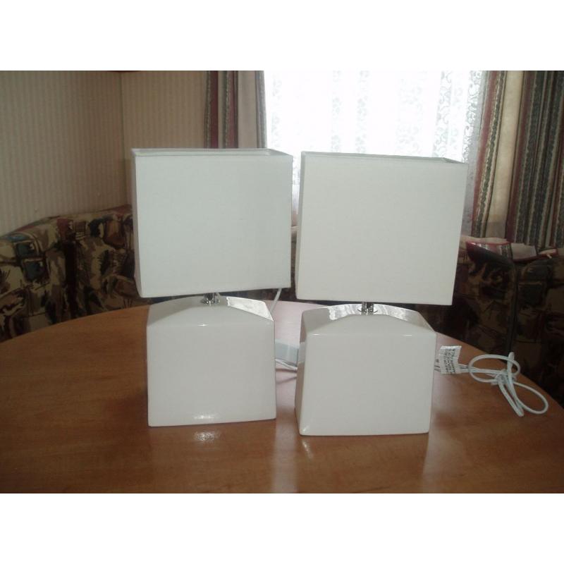 2 WHITE TABLE LAMPS