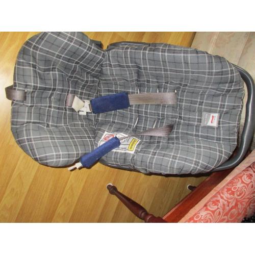 CAR SEAT