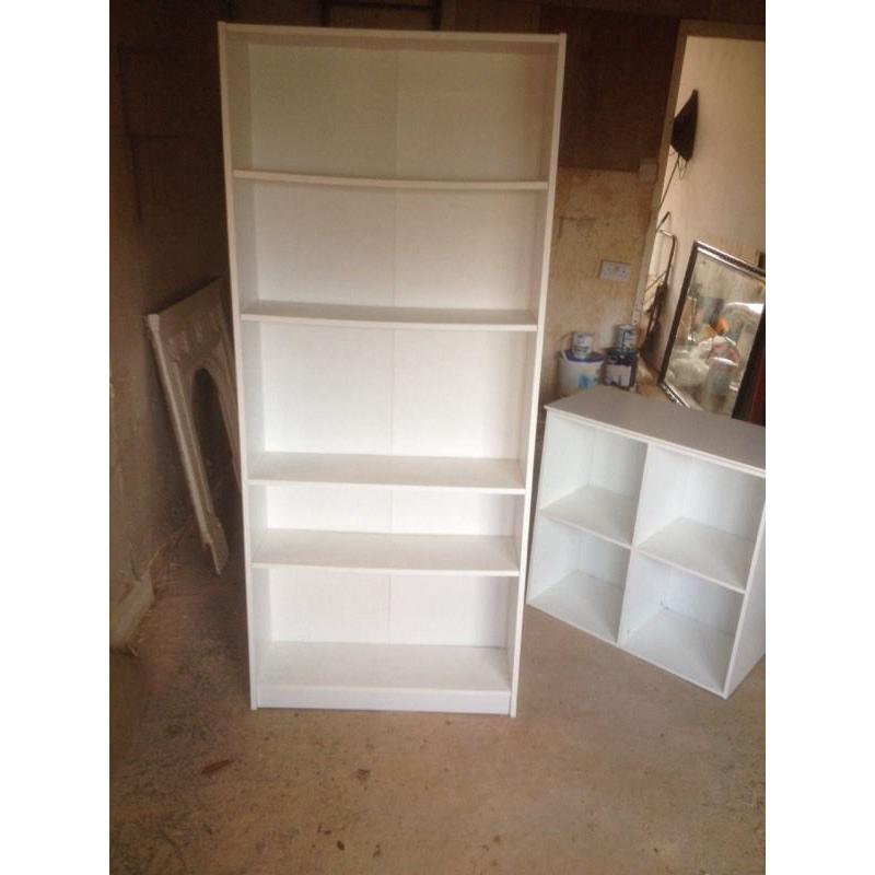 Bookshelf / shelving unit
