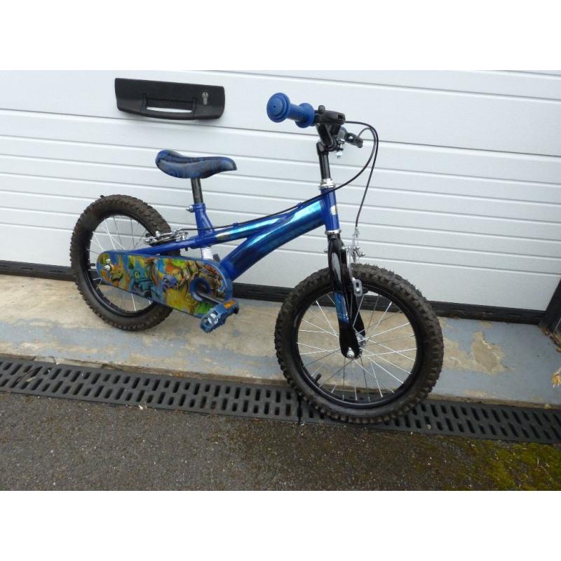 Child's 'Skylanders' bicycle, suit 4/5 yr old