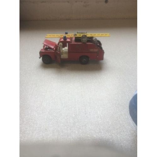 Dinky landrover 109 wb