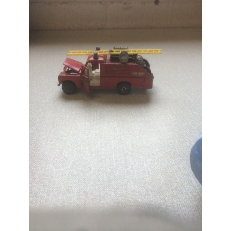 Dinky landrover 109 wb