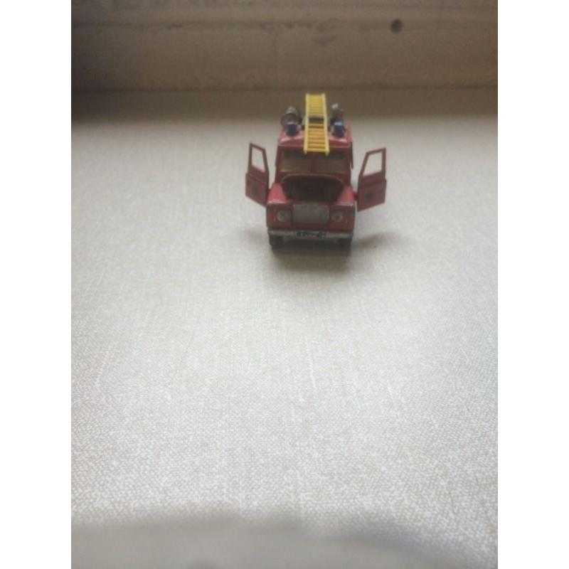 Dinky landrover 109 wb