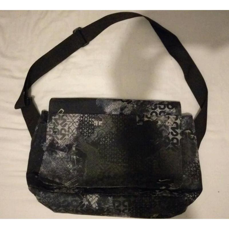 Vintage Nike One shoulder bag. Great condition