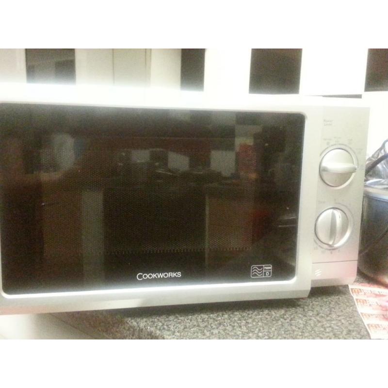 700W Microwave