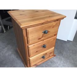 Pine 3 Drawer Bedside Cabinet