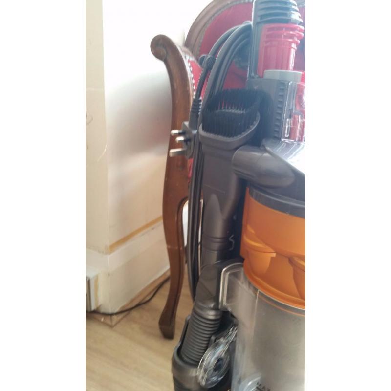 DYSON DC24 CLEAN CONDITION LIGHTWEIGHT BAGLESS VACUUM CLEANER