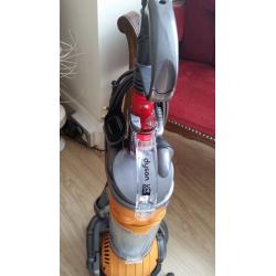 DYSON DC24 CLEAN CONDITION LIGHTWEIGHT BAGLESS VACUUM CLEANER