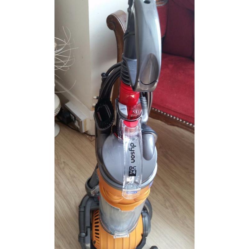 DYSON DC24 CLEAN CONDITION LIGHTWEIGHT BAGLESS VACUUM CLEANER